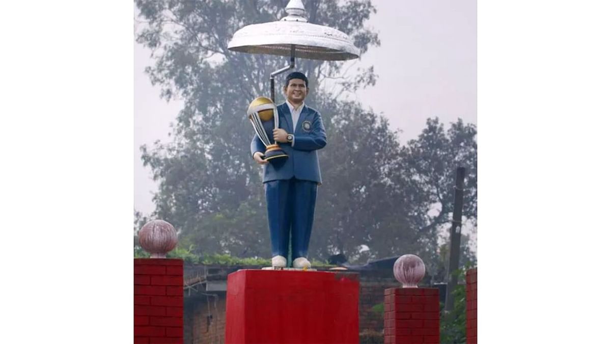 Sachin Tendulkar: In 2013, a temple for the God of Cricket Sachin Tendulkar came up in Bihar with a life-sized statue of the cricketer. Credit: Twitter/Sudhirsachinfan