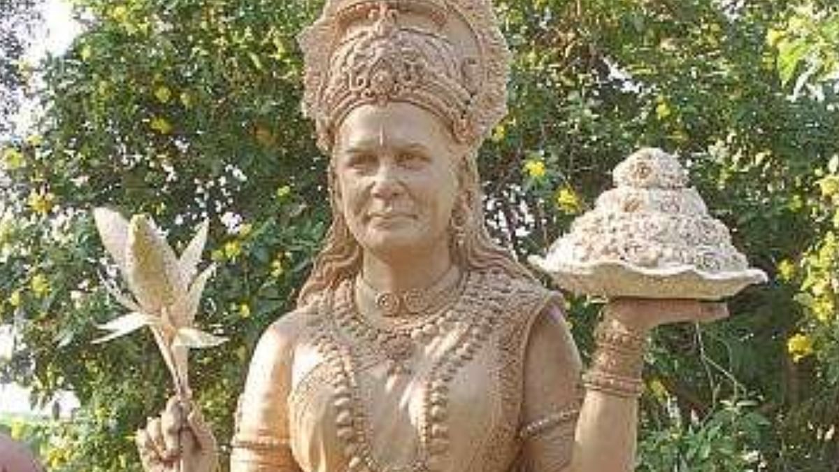 Sonia Gandhi: A temple is dedicated to Sonia Gandhi in Telangana. The temple was built by Congress leaders in 2014. Credit: Twitter/shashank_ssj