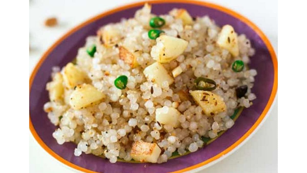 Sabudana Khichdi: Made with soaked sabudana, potato, ghee and peanuts, this dish is full of carbohydrates and will keep you energised. Credit: DH Photo