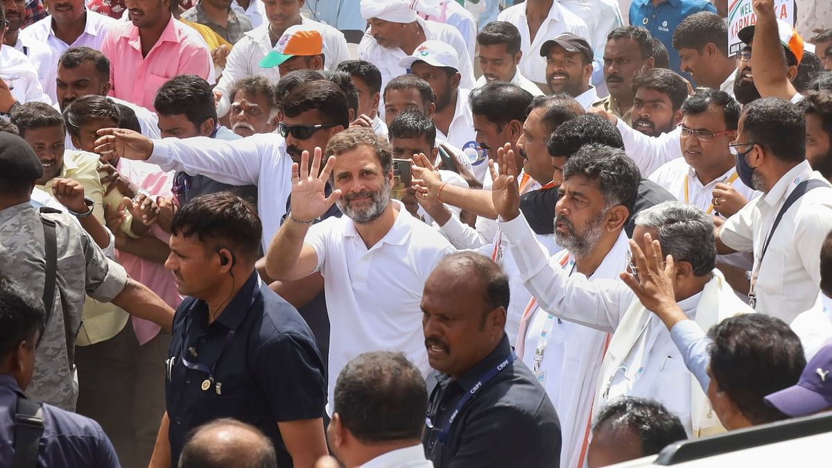 Congress leader Rahul Gandhi with KPCC President DK Shivakumar and other leaders. Credit: PTI Photo