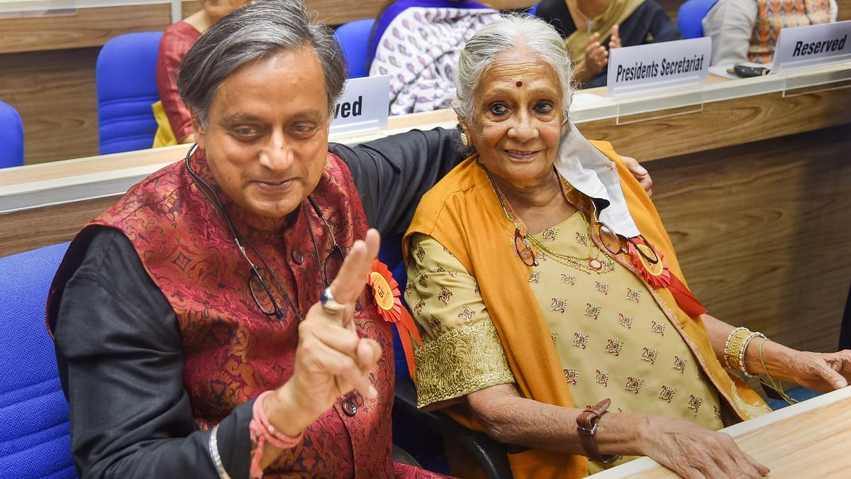 Congress leader Shashi Tharoor with his mother Lily Tharoor during the 68th National Film Awards presentation ceremony, at Vigyan Bhawan in New Delhi. Credit: PTI Photo