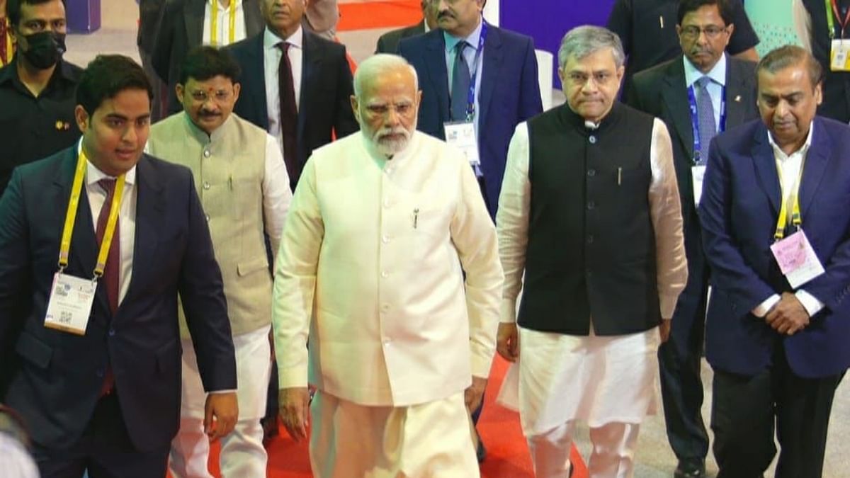 PM Modi at Jio Pavilion during the IMC 2022 exhibition at Pragati Maidan in New Delhi. Credit: PTI Photo