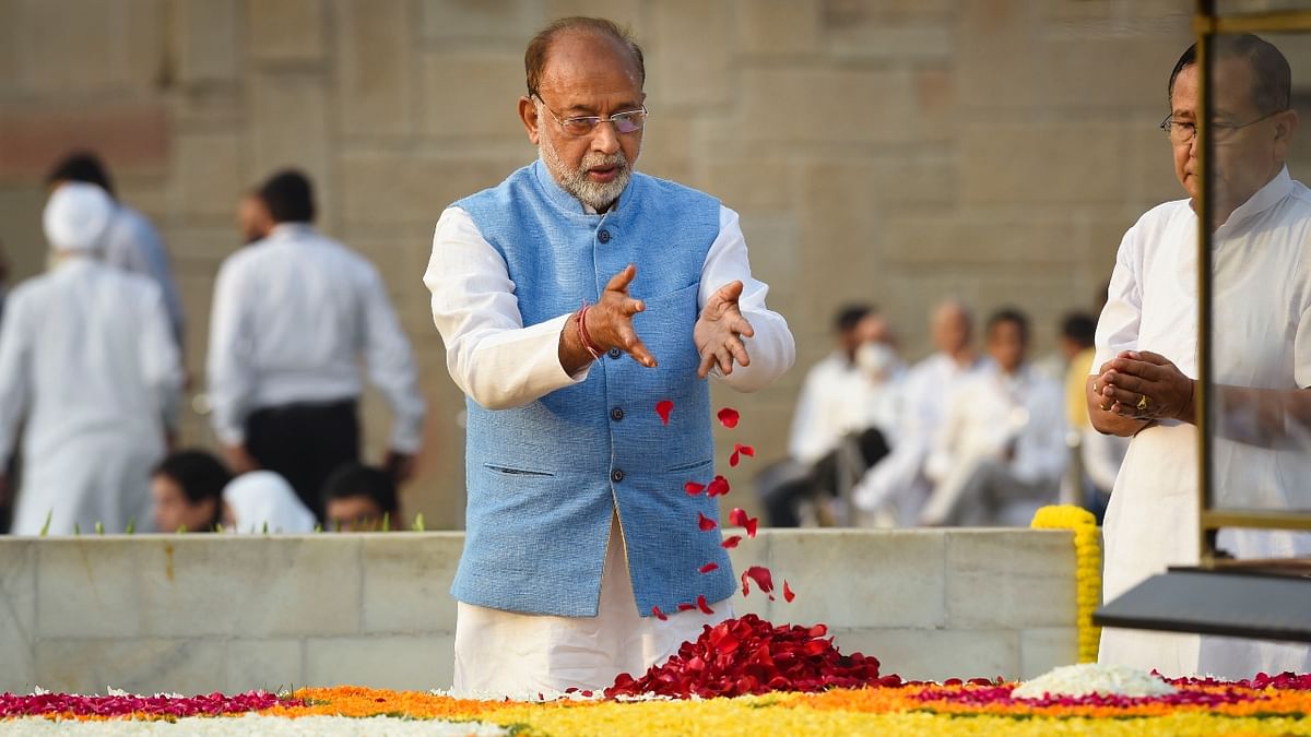 Vijay Goel pays homage to Mahatma Gandhi at Rajghat. Credit: PTI Photo