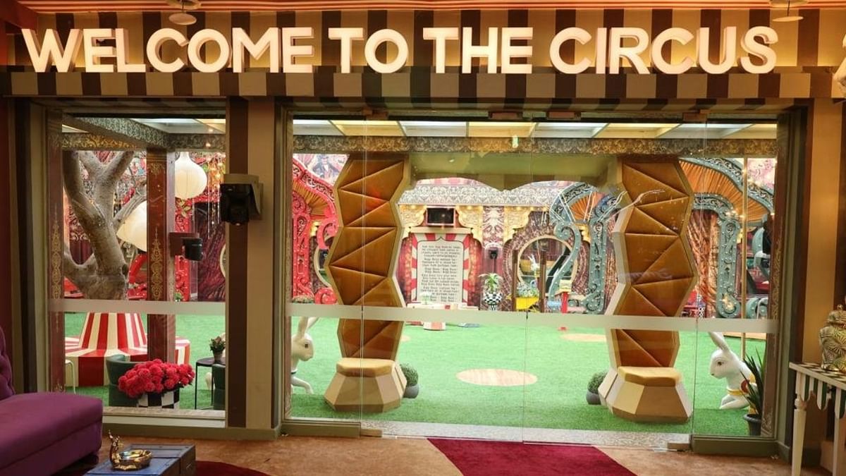 Designed by filmmaker Omung Kumar of “Mary Kom” fame and his wife Vanitha, the house has been designed as a circus and has 'Welcome to the Circus' written at the entrance. Credit: Colors TV
