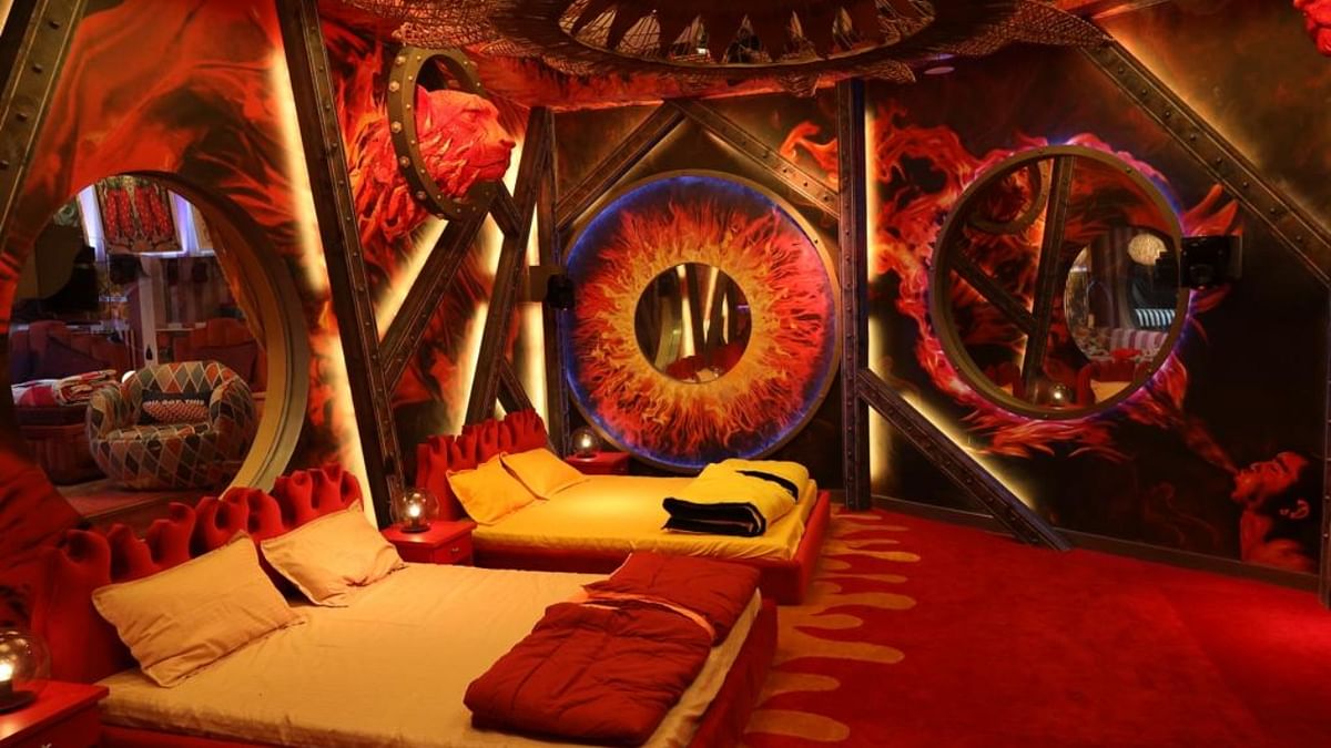 For the first time, there will be four separate bedrooms and each one will have a unique ambience and a certain set of amenities as they are ranked in a hierarchy of comfort. The rooms are: fire, black & white cards, vintage room, besides the captain room. Credit: Colors TV