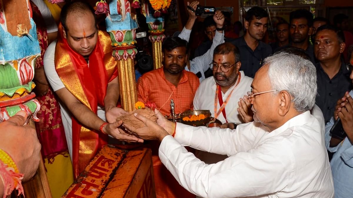 Bihar Chief Minister Nitish Kumar offered prayers on the occasion of 'Maha Ashtami' during the 'Navratri' festival in Patna. Credit: PTI Photo