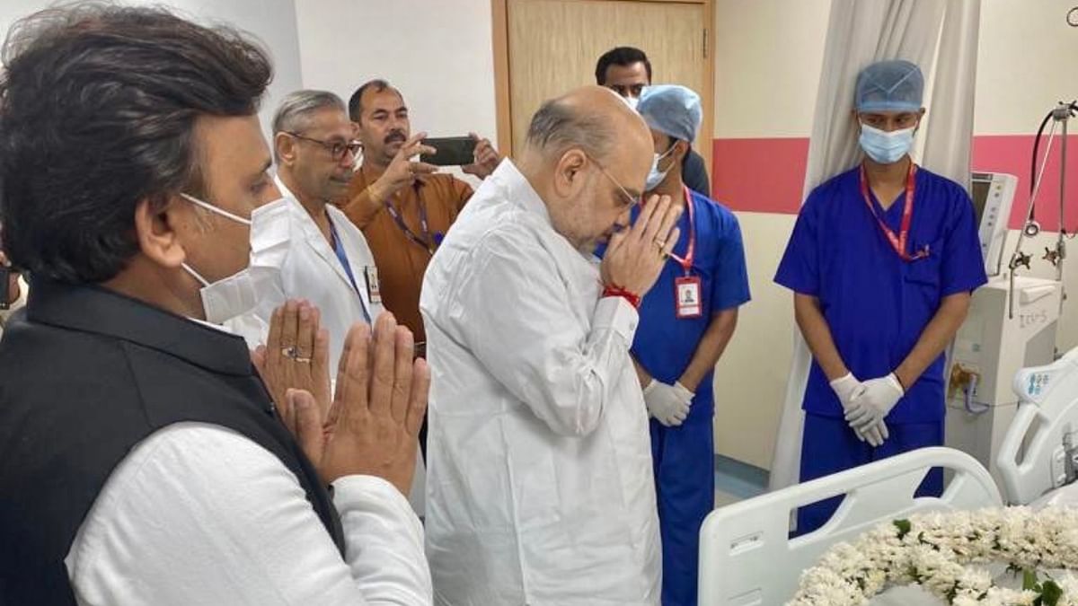 Soon after the news came about the leader's demise, Shah drove to the hospital to share the family's grief. Credit: Twitter/@AmitShah