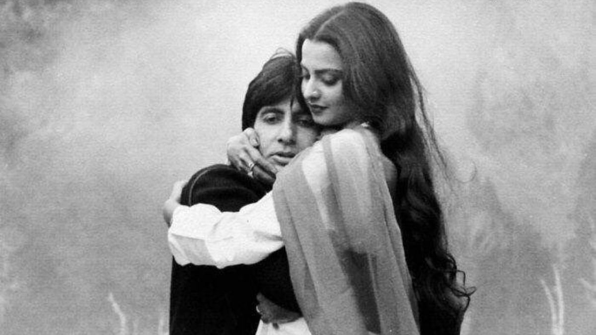 From Amitabh Bachchan, Kamal Haasan to Sanjay Dutt, Rekha has been linked with several prominent stars. There have also been rumours that Rekha secretly married Vinod Mehra. Credit: Special Arrangement