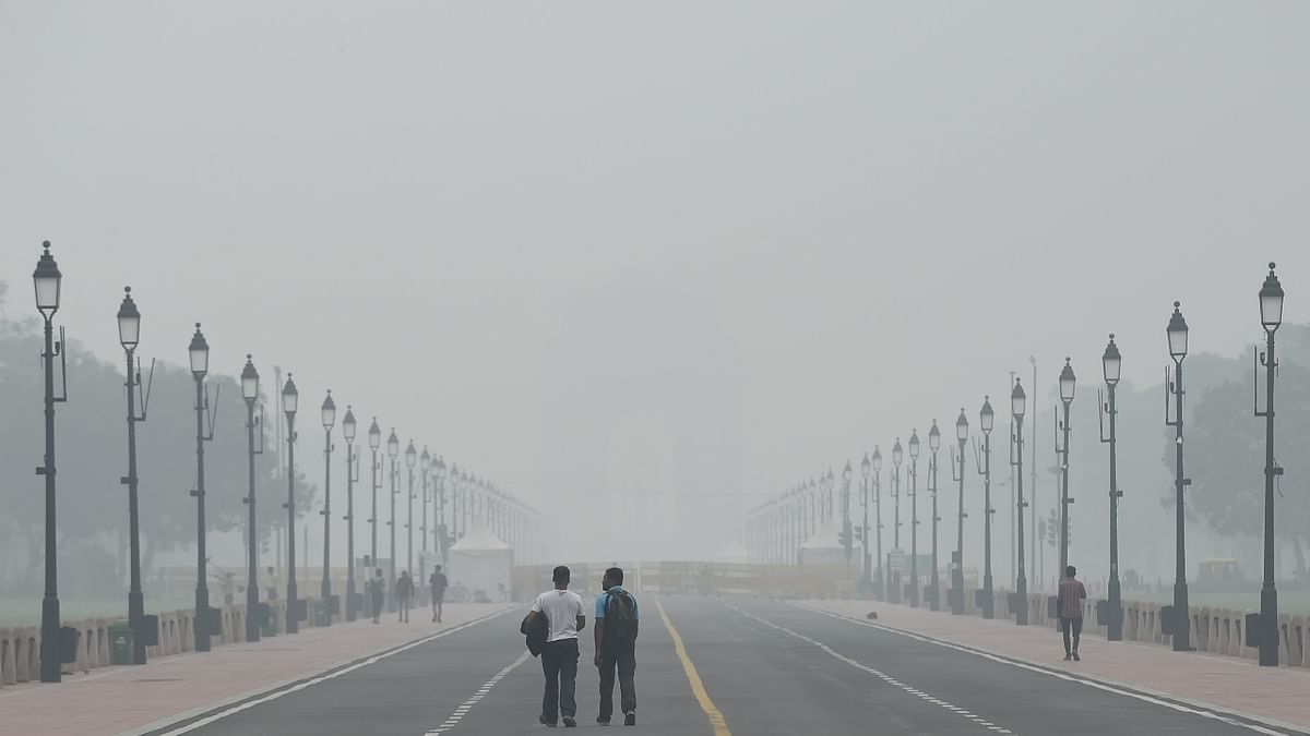 According to the IMD, fog is very dense when visibility is between 0 and 50 metres, 51 and 200 visibility  is considered dense, 201 and 500 visibility moderate, and 501 and 1,000 metres visibility shallow. Credit: PTI Photo