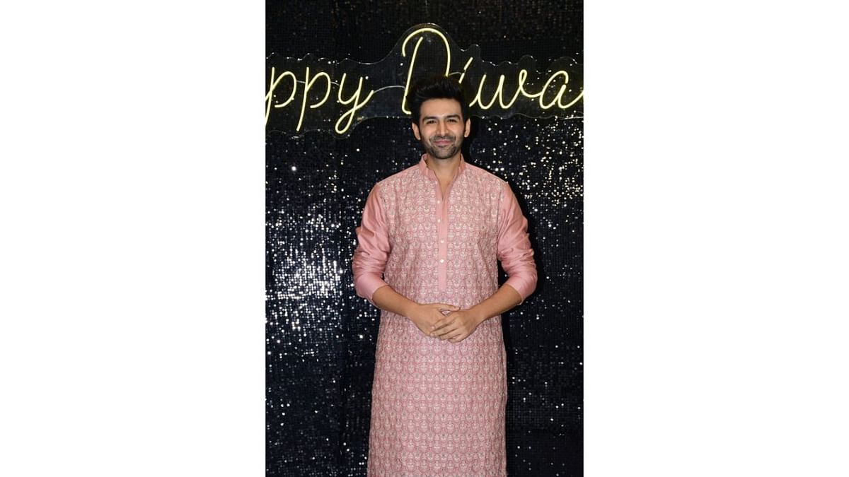 Kartik Aaryan looked charming as always in pink kurta. Credit: Special Arrangement