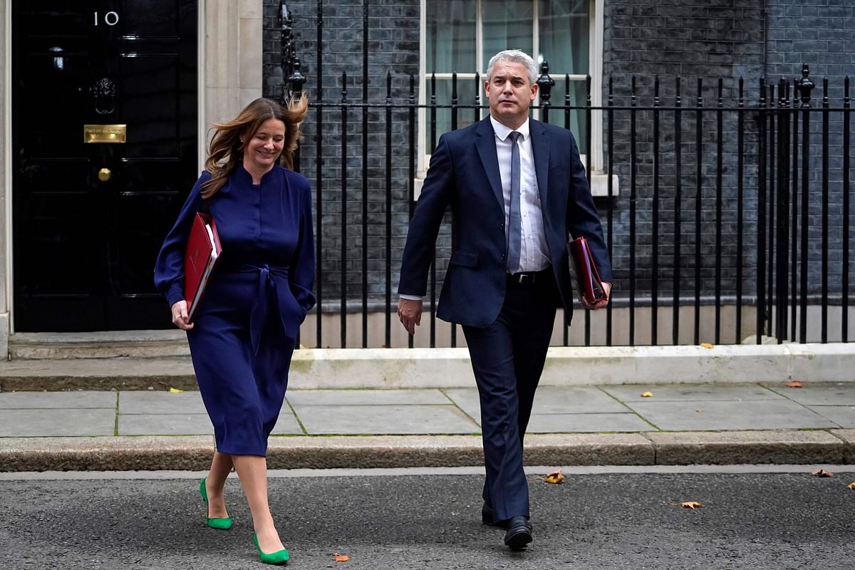 Britain's Secretary of State for Education Gillian Keegan (L) and Britain's Secretary of State for Health and Social Care Steve Barclay (R). Credit: AFP Photo