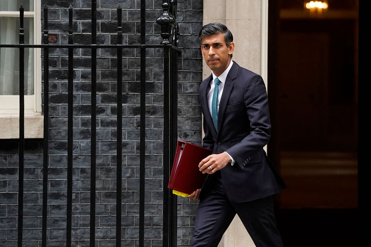 UK Prime Minister Rishi Sunak on Wednesday held the first Cabinet meeting with his new team, a day after he became Britain's first Indian-origin premier. Credit: AFP Photo