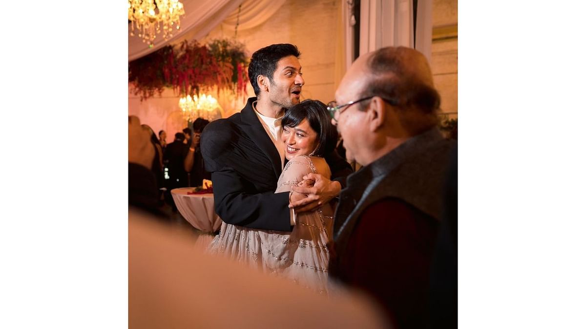 An adorable picture of Ali Fazal and Sayani Gupta from his Mumbai reception. Credit: Special Arrangement