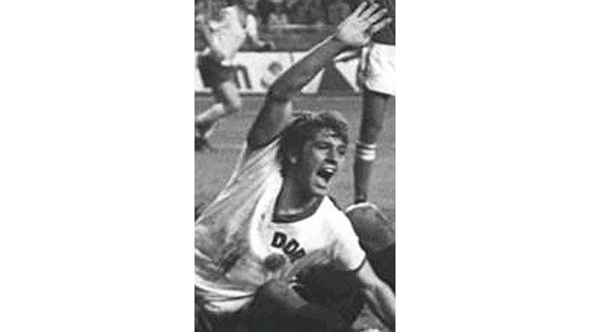 10 | Martin Hoffmann | Age: 19 years, 88 days | East Germany vs Chile - June 18, 1974. Credit: Wikipedia