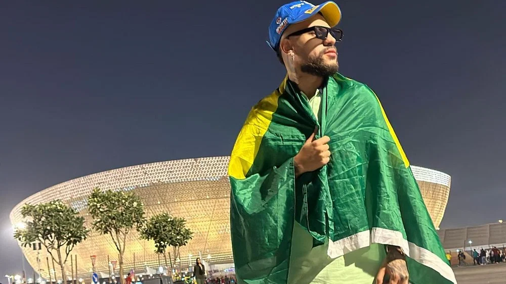 WATCH: Neymar Lookalike Goes Viral & Tricks Hundreds of Fans at 2022 World  Cup