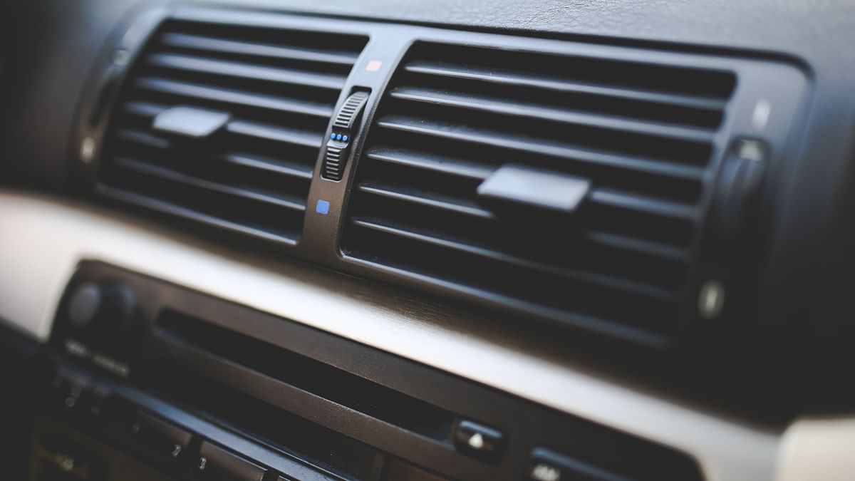 Turn on the air conditioner: To ensure that your windows do not get fogged up while driving in rain, you should turn on your AC and set temperature at the same level as it is outside. Credit: Kaboompics.com/Pexels