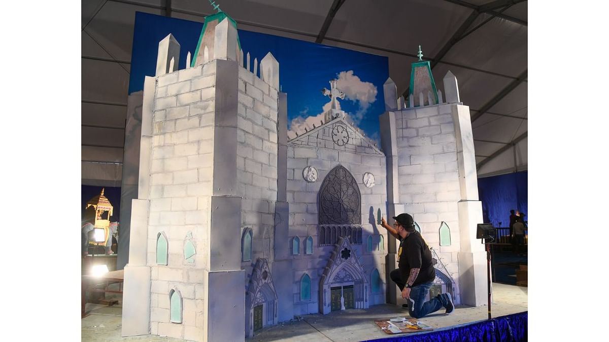 A cake model of The Cathedral Basilica of the Sacred Heart, the fifth largest in North America displayed at the 48th annual cake show in Bengaluru. Credit: BH Shivakumar/DH Photo