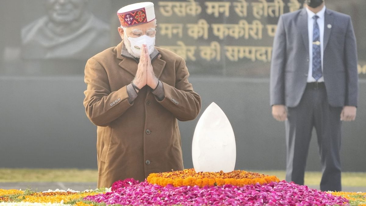 Prime Minister Narendra Modi pays tribute to former prime minister Atal Bihari Vajpayee on his birth anniversary, at Sadaiv Atal, in New Delhi. Credit: PTI Photo