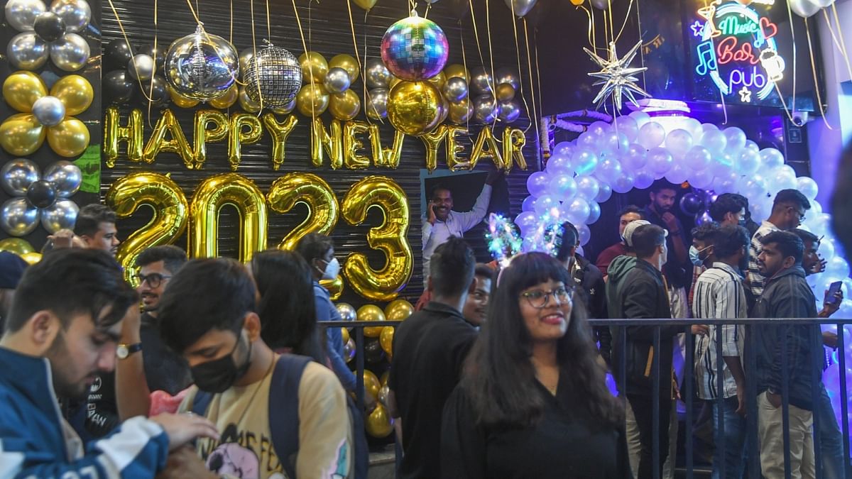 Bengaluru came alive for New Year's Eve after two tumultuous years. Credit: SK Dinesh/DH Photo