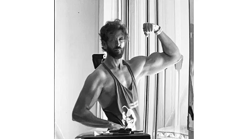 Hrithik Roshan Shares Epic Weight Loss Transformation, Says Had To 'Say No'  To School PTMs; See Pics - News18