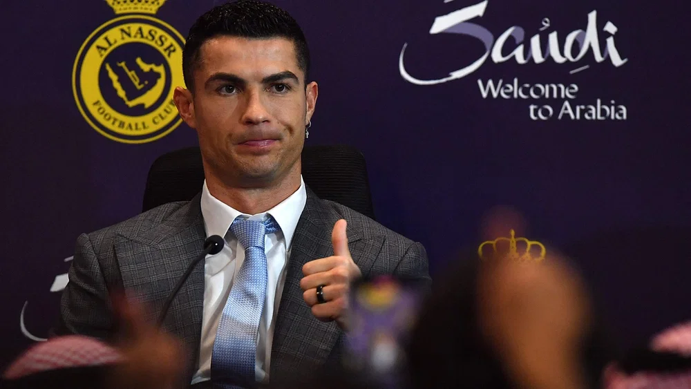 Cristiano Ronaldo receives enthusiastic welcome from Al-Nassr