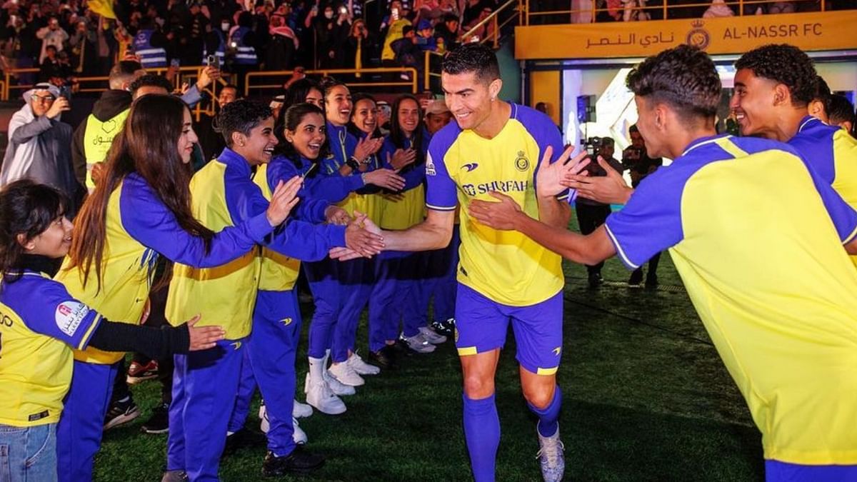Cristiano Ronaldo receives hero's welcome from Al Nassr fans