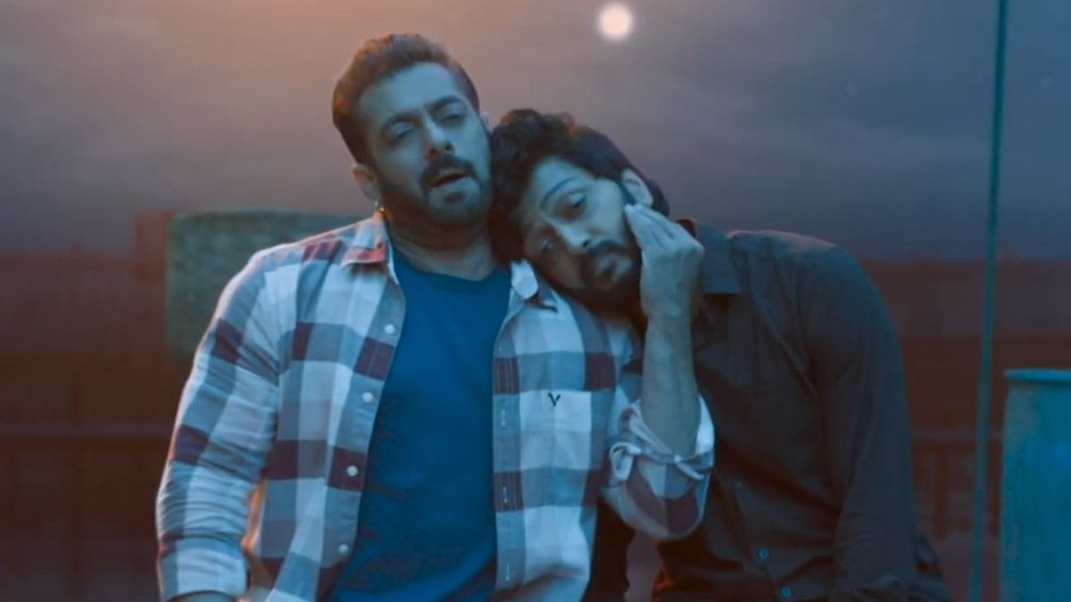 Salman Khan's cameo: The bromance between Salman and Riteish is quite catchy and is the highlight of one of the songs. Salman was earlier part of Riteish's Marathi debut 'Lai Bhaari'. Credit: Special Arrangement