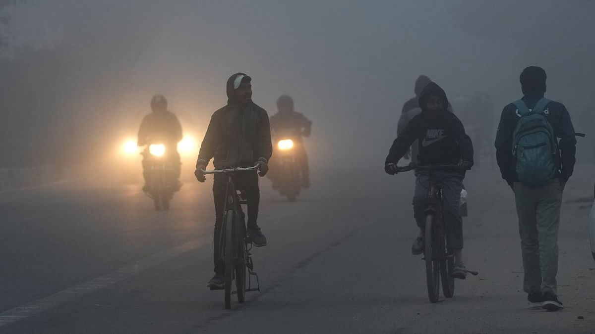 Delhi shivers at 3° Celsius, records season's coldest temperature