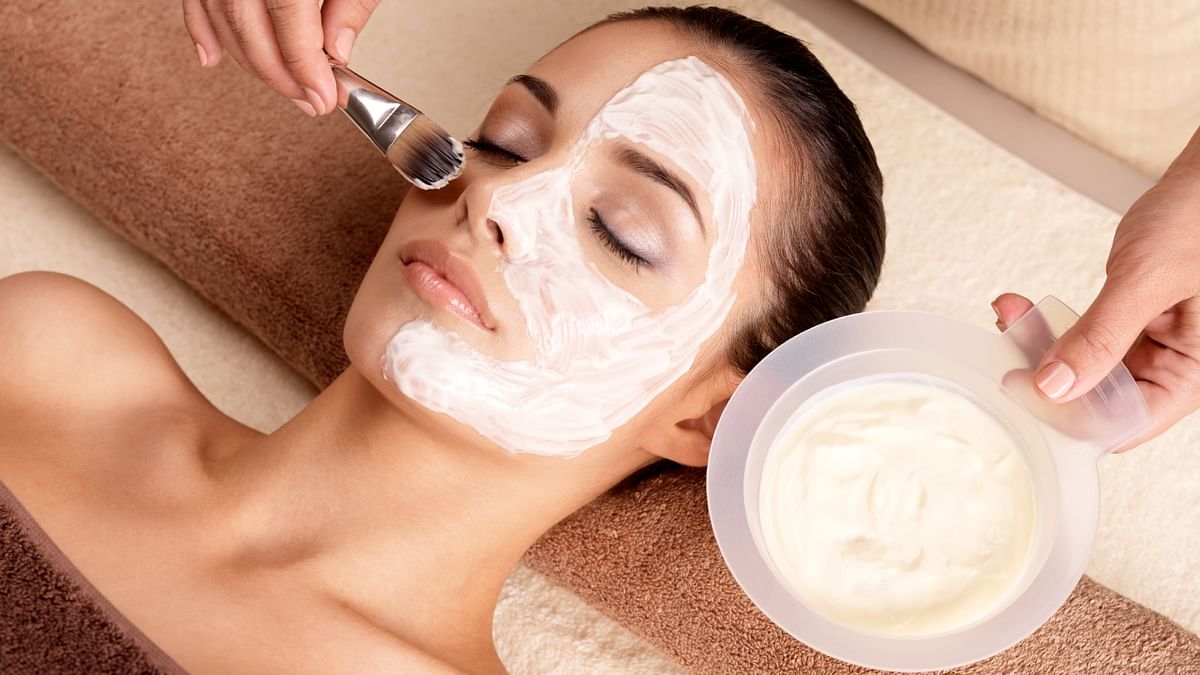 Hydrating facials: Hydrating therapies like Signature Facial, Roboderma, and Elume provide deep nourishment to the skin. These facials are designed to deliver the necessary moisture to the deeper levels of the skin so that you can look and feel great all year long! Credit: Getty Images