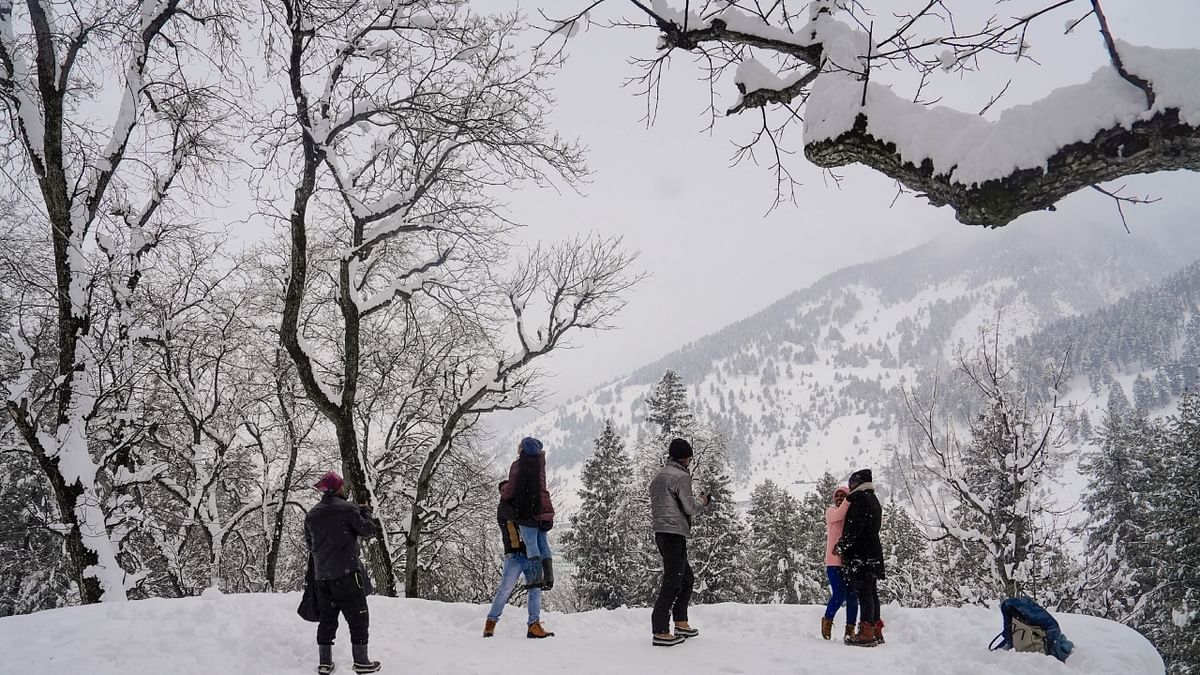 Record number of tourists visiting Kashmir even in freezing temperatures has turned tourism into an all-weather industry. Credit: PTI Photo