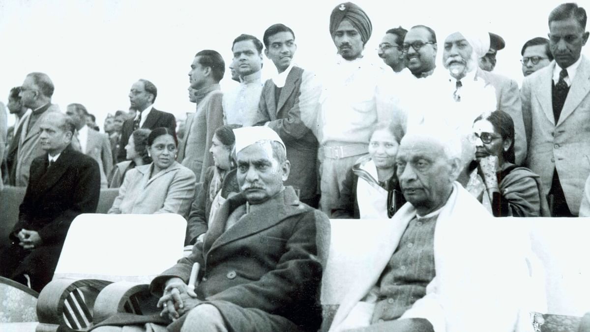 Sardar Vallabhbhai Patel with the first President of India, Dr Rajendra Prasad at the forecourt of Rashtrapati Bhavan on the first Republic Day in 1950. Credit: Twitter/@RBArchive