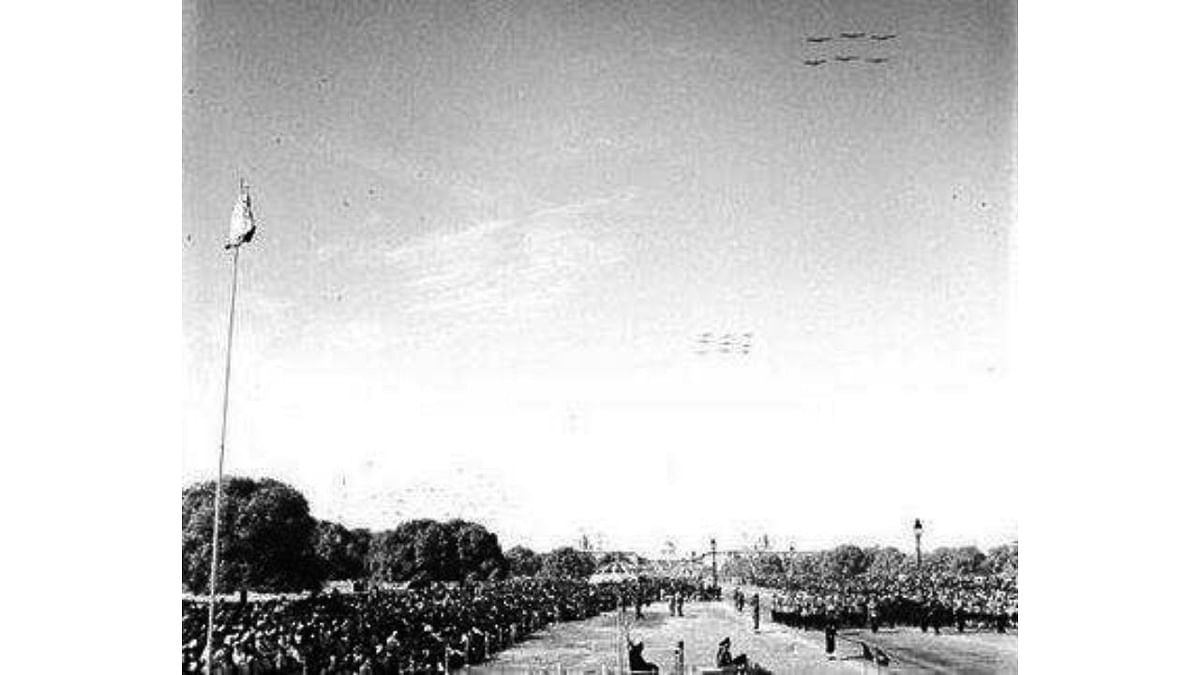 The Indian Air Force planes flying past during the 1st Republic Day parade held at New Delhi on January 26, 1951. Credit: Twitter/@GujaratHistory