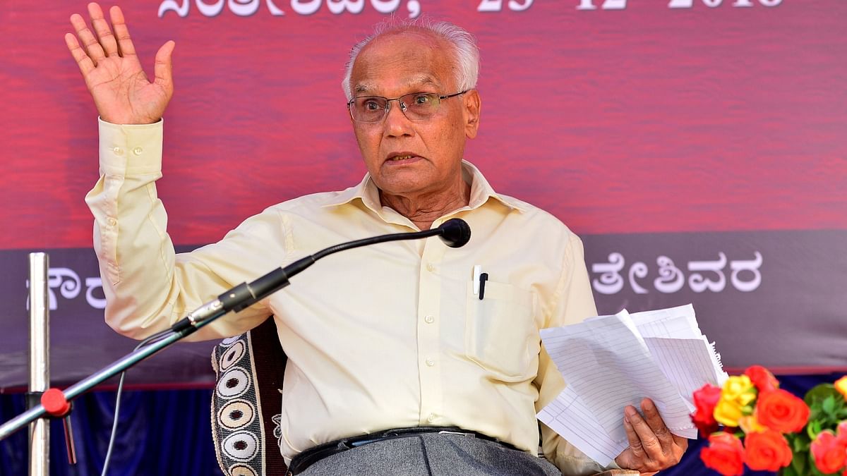 Towering writer S L Bhyrappa has been awarded the prestigious Padma Bhushan award for literature and education. Credit: Ranju P/DH Photo