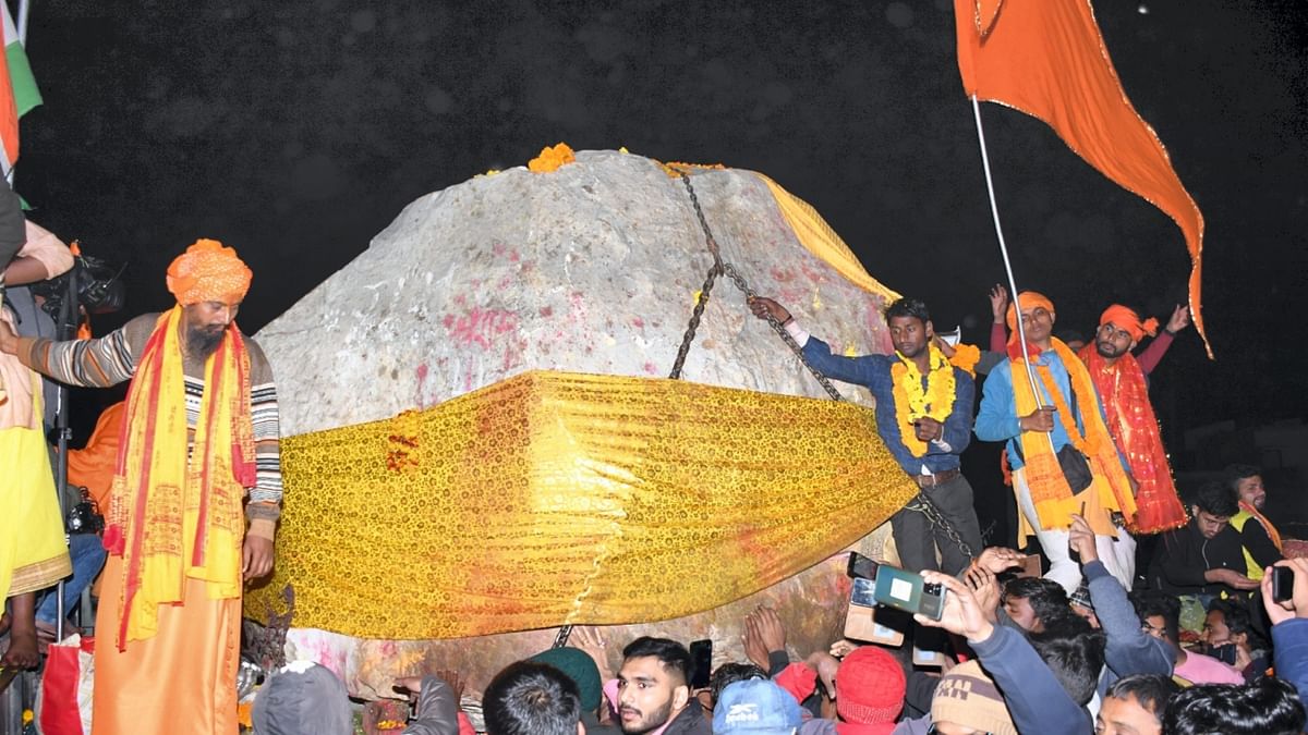 Shaligram rock being carried to Ayodhya from Vikramjot, Basti in Uttar Pradesh. Credit: PTI Photo