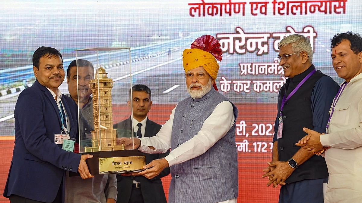 The PM said those who travel to Delhi for work can now come back home in the evening after finishing their task. The PM said that rural 'haats' are being developed around the expressway where the local artisans can sell their articles. Credit: PTI Photo