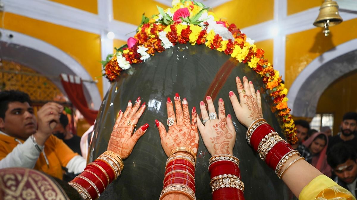Maha Shivratri 2023: People across India throng temples to seek blessings