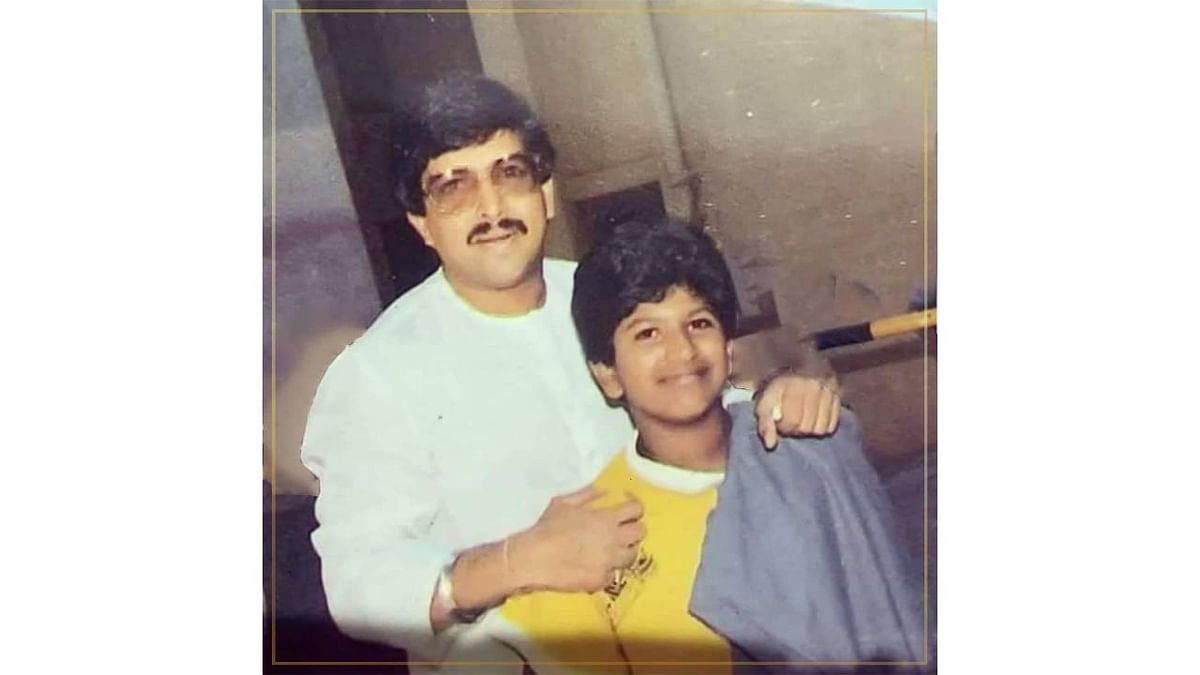 Puneeth Rajkumar poses with Kannada actor Vishnuvardhan. Credit: Instagram/puneethrajkumar.official