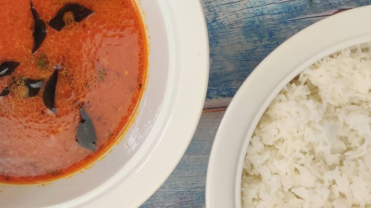Obbattu Saaru: Obbattu Saaru also known as Holige Saaru is a easy recipe prepared from the left over filling of obbattu and rasam powder to make a delicious tasting curry. Credit: Instagram/@seervis_kitchen