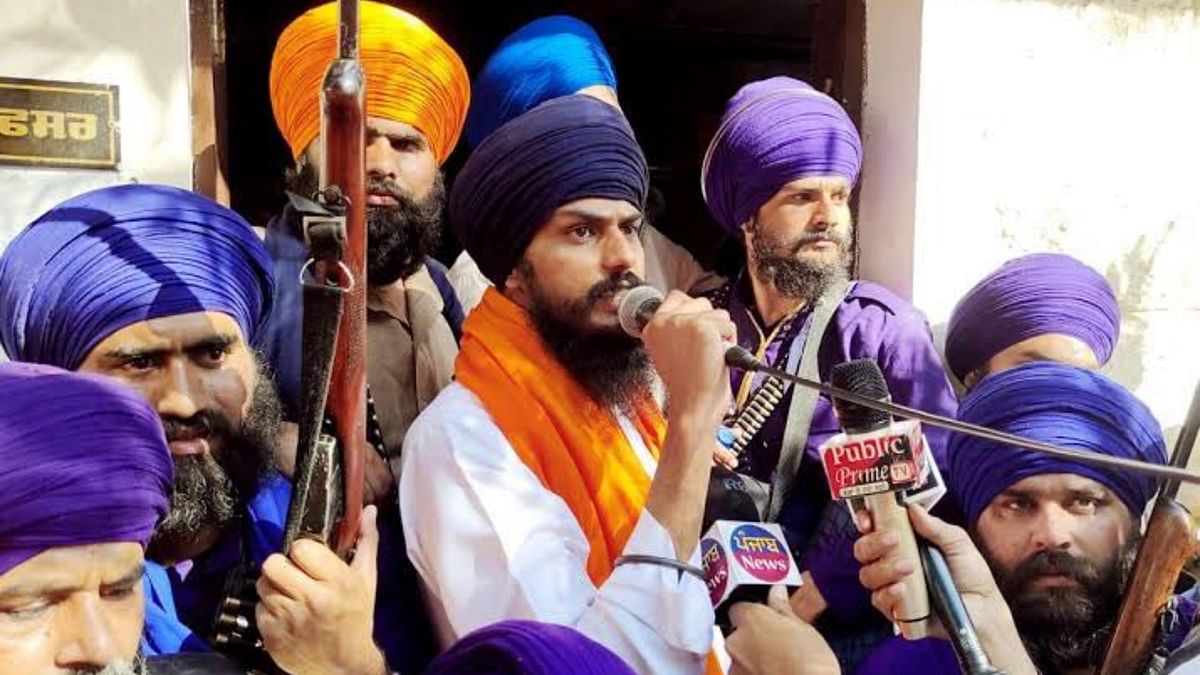 Pro-Khalistan supporter and radical preacher Amritpal Singh has allegedly been maintaining close links with drug peddlers and Pakistan's ISI to further his goal for a separate country for the Sikhs. Credit: Twitter/@vaibhavUP65