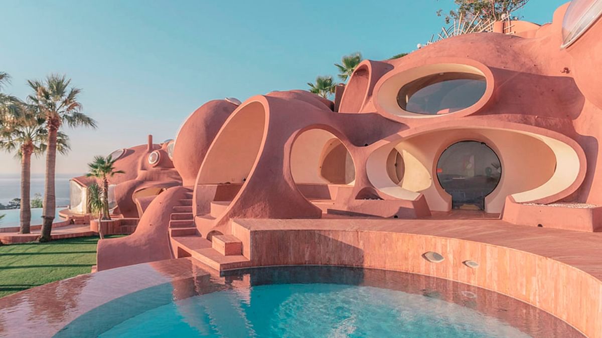 Rank 05 | Les Palais Bulles - $420 million. Possibly the most extravagant home on the French Riviera, the Palais Bulles (Bubble Palace) is inspired by early man's abodes in a bubble-like cluster. Credit: Twitter/@lopedetoledo