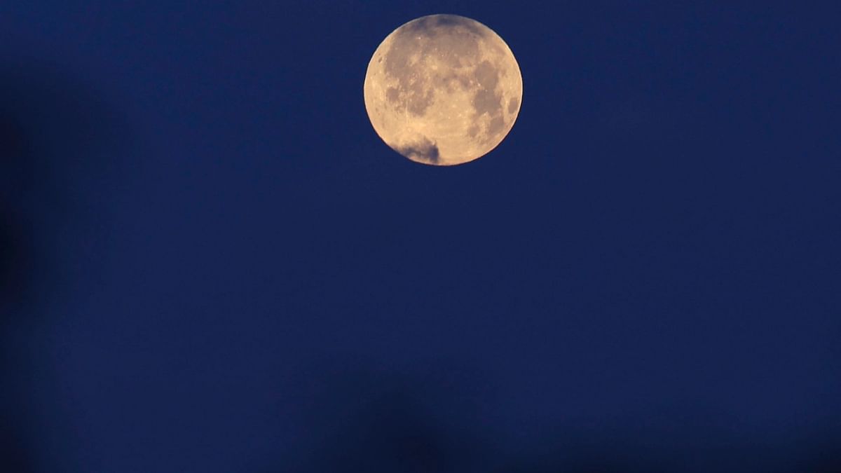 The first moon of spring 2023 rose on Wednesday (April 5) but reached its peak in the early hours on Thursday (April 6). Credit: AFP Photo