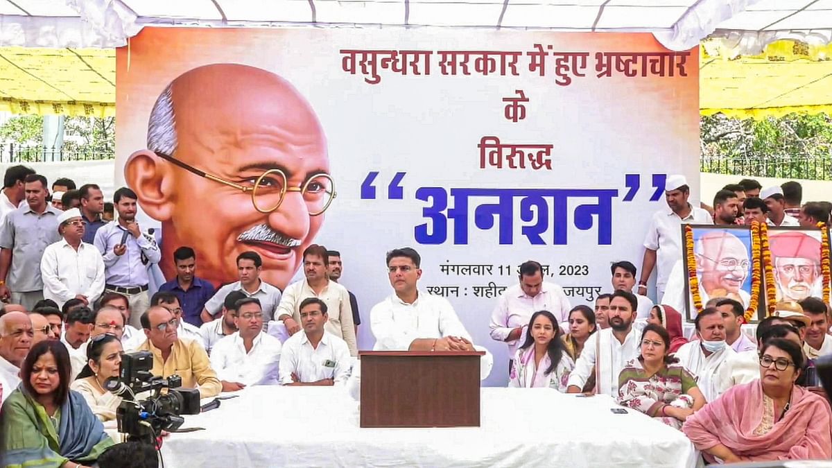 Disregarding a warning issued to him by the Congress, former Rajasthan deputy chief minister Sachin Pilot sat on a daylong fast at the Shaheed Smarak in Jaipur on April 11. Credit: PTI Photo