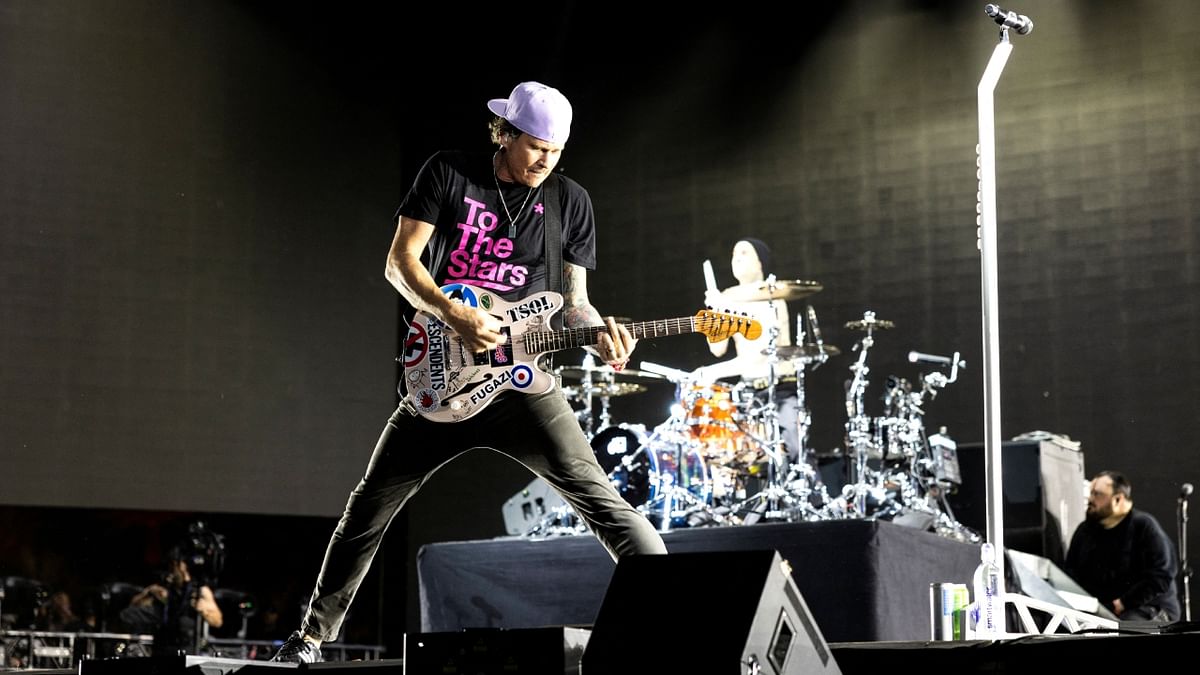 Blink-182 reunited with its original lineup for the first time in nearly a decade, offering a nostalgic headbanging moment for the droves of 30-somethings reliving the soundtrack to their youths, from