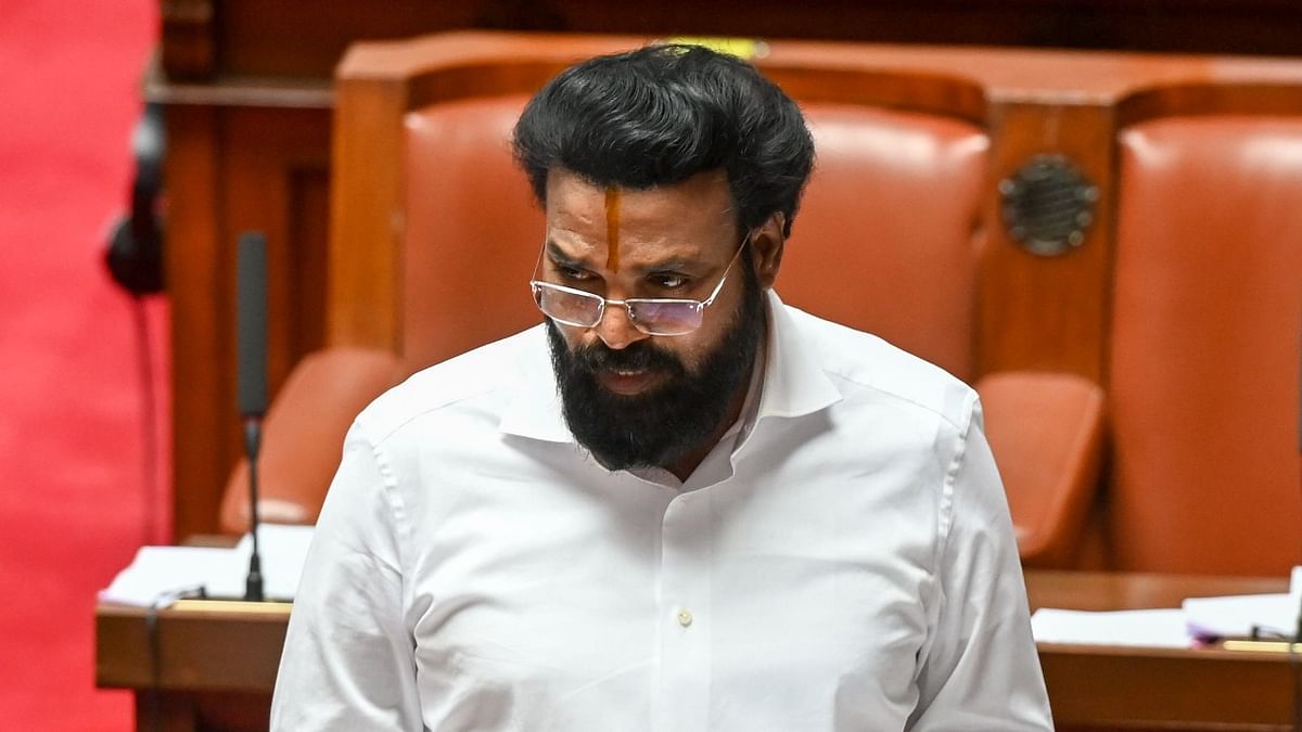 Transport Minister B Sriramulu was also among the losing candidates for the BJP. Contesting from Bellary, Sriramulu was handed a big defeat of over 25,000 votes by Congress candidate B Nagendra. Credit: DH Photo