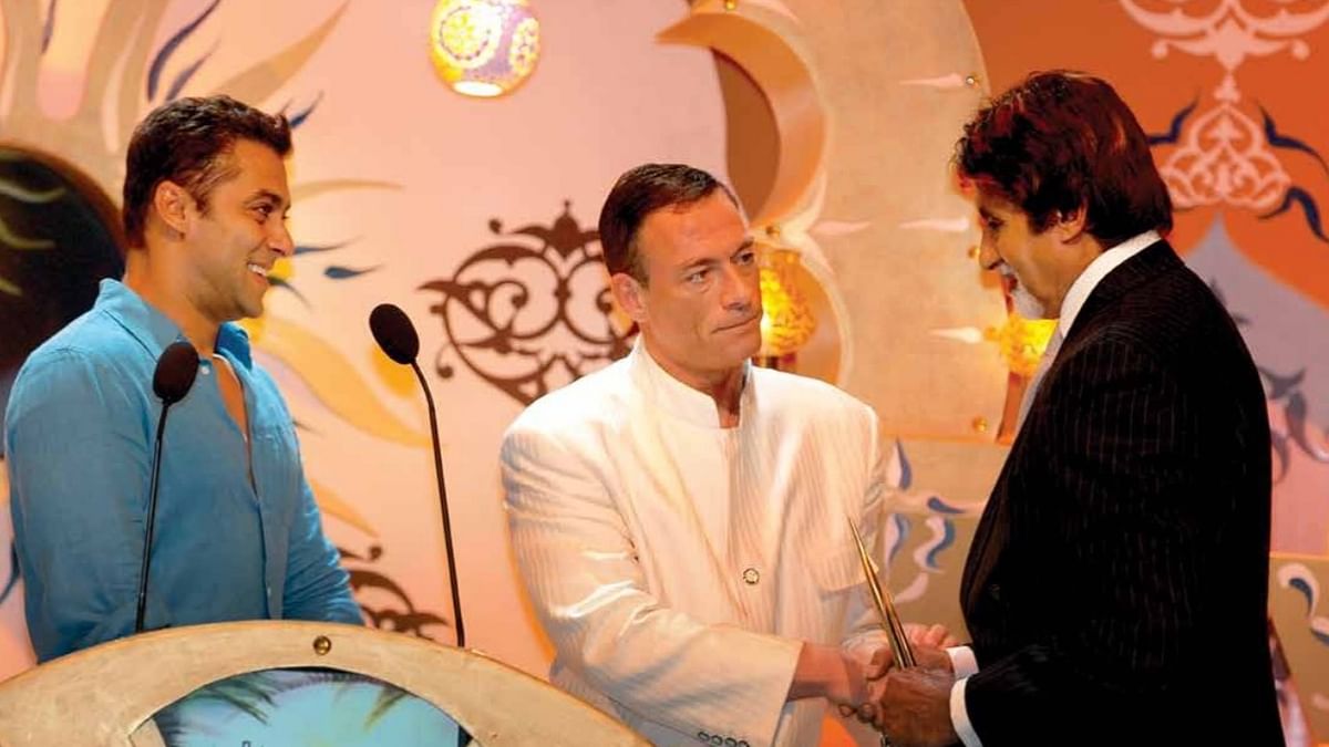 Hollywood action hero Jean-Claude Van Damme graced the IIFA awards, held in Dubai in 2006. He not only shared the stage with Salman Khan but also was the presenter of the 'Best Actor' award to Amitabh Bachchan. Credit: IIFA