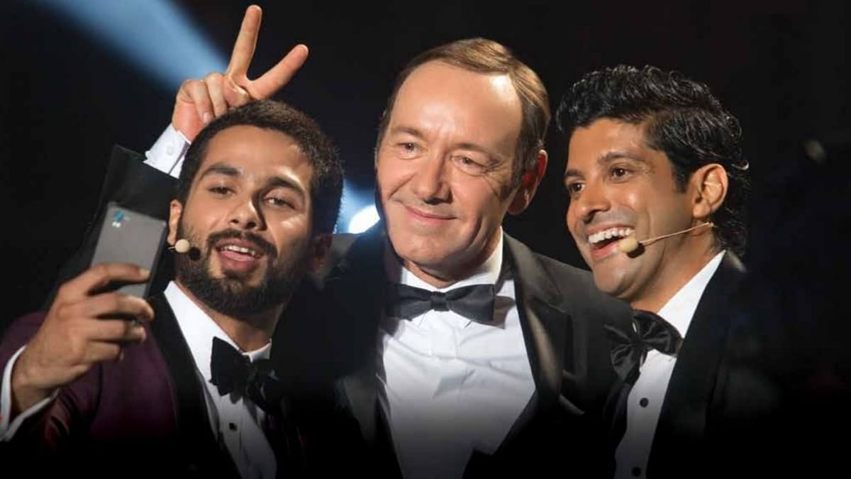 In 2014, the IIFA awards ceremony invited Hollywood legends Kevin Spacey and John Travolta. The excitement was at its peak as the cine lovers saw these legends shaking legs with Bollywood celebrities. Credit: IIFA
