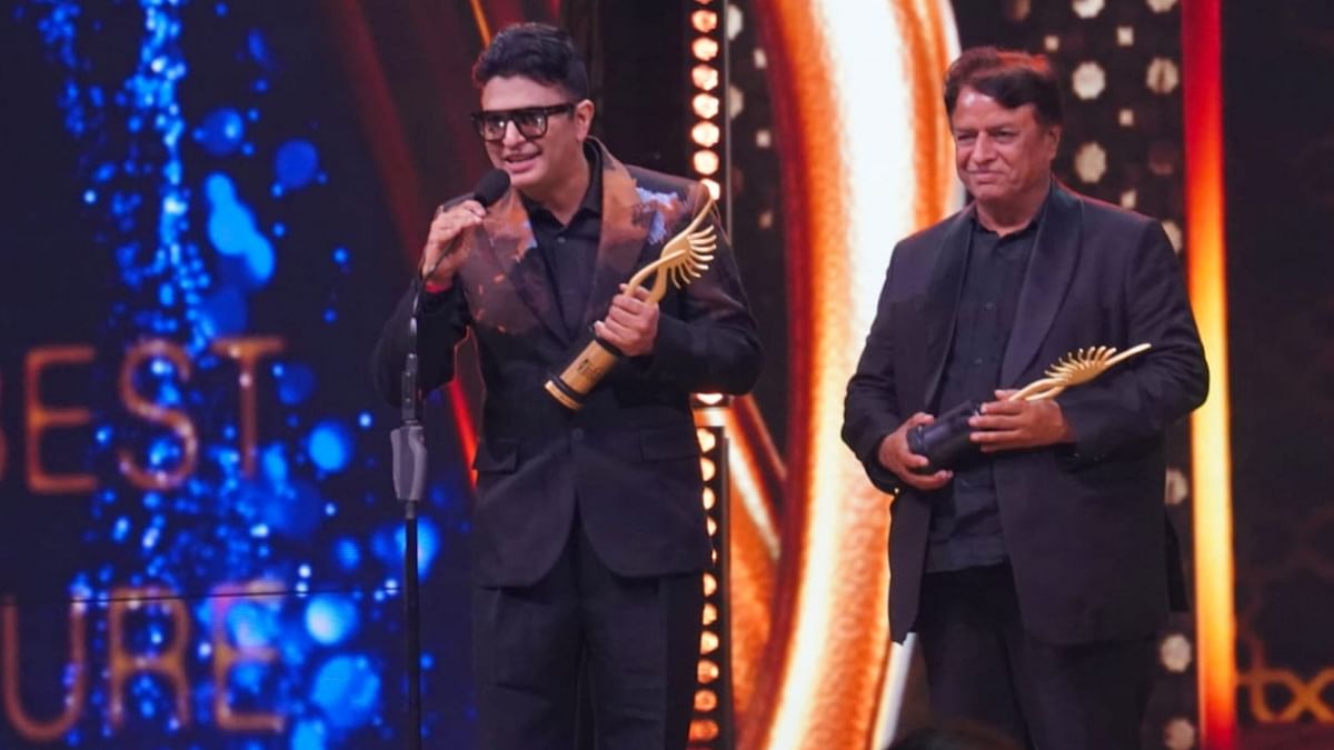 Producers Bhushan Kumar and Kumar Mangat accepted the best picture award for