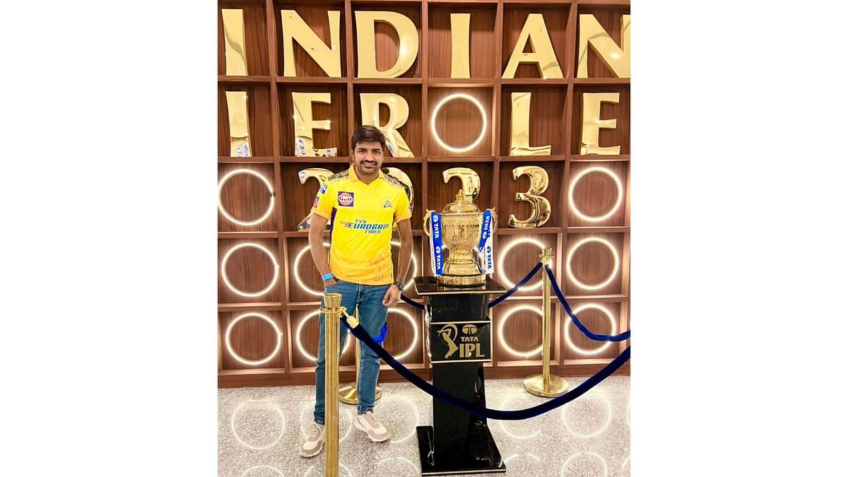 Kollywood actor Satish was also there cheering for CSK at the stadium. The star took to social media to share a photo of him with the trophy post CSK's majestic win against Gujarat Titans. Credit: Twitter/@actorsathish