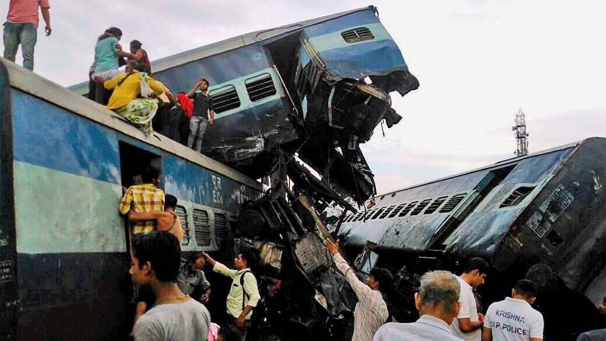 Khanna Rail Disaster (1998): On November 26, 1998, near Khanna in Punjab, the Jammu Tawi-Sealdah Express collided with the Amritsar-bound local train. The impact caused a derailment, and several coaches were severely damaged. The accident led to the deaths of around 211 people. Credit: PTI Photo