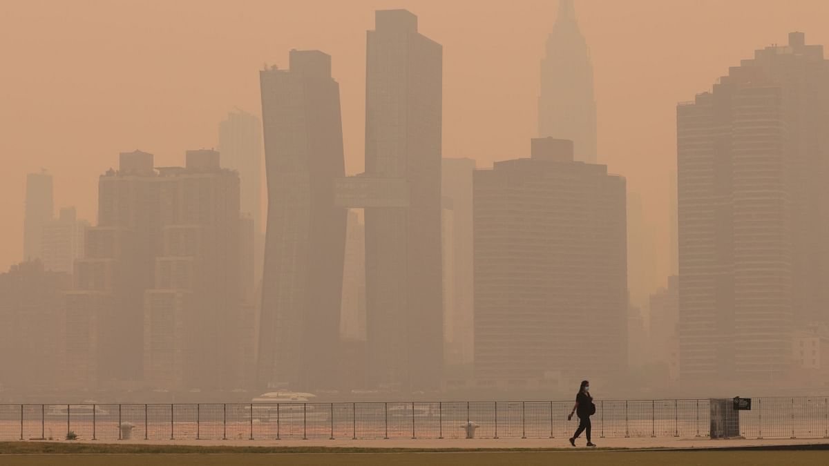 The worst period of hazy, unhealthy air in New York City would last from Wednesday afternoon through Thursday morning, according to a New York Times analysis of computer forecast models. Credit: Reuters Photo